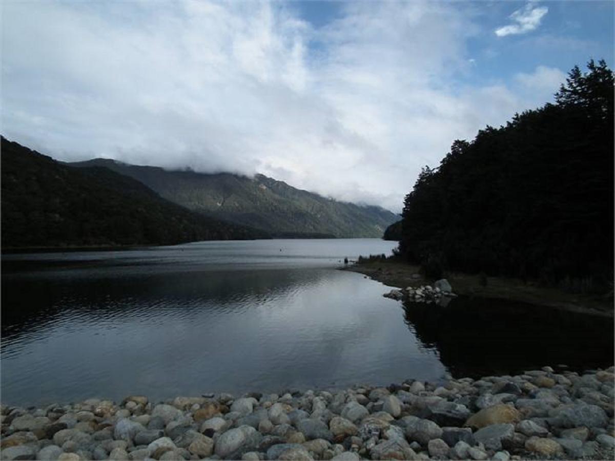 Mountains Edge Cabins Monowai Buitenkant foto