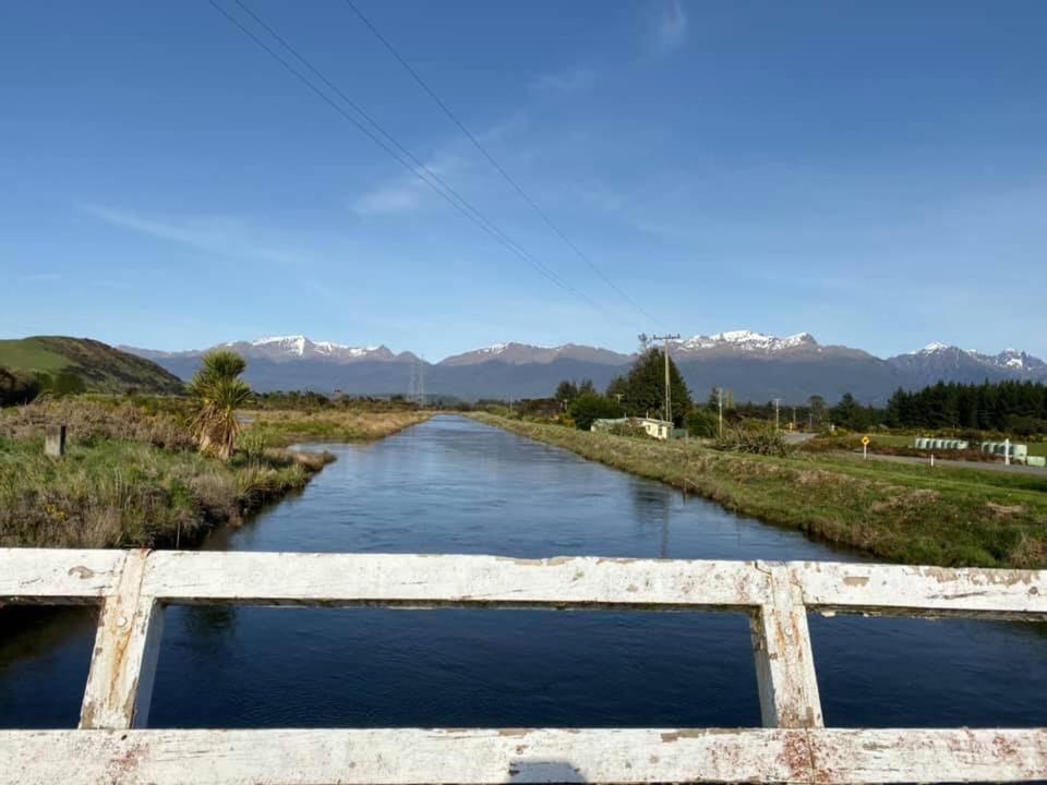 Mountains Edge Cabins Monowai Buitenkant foto